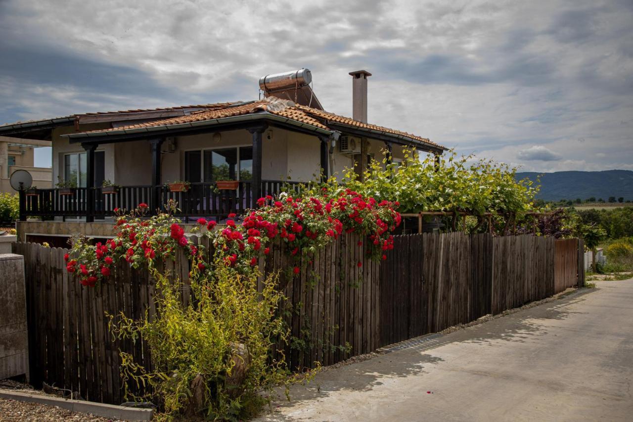 Villa Beni - 4 Bedroom Private House By Flаt Manаger Lozenec Kültér fotó